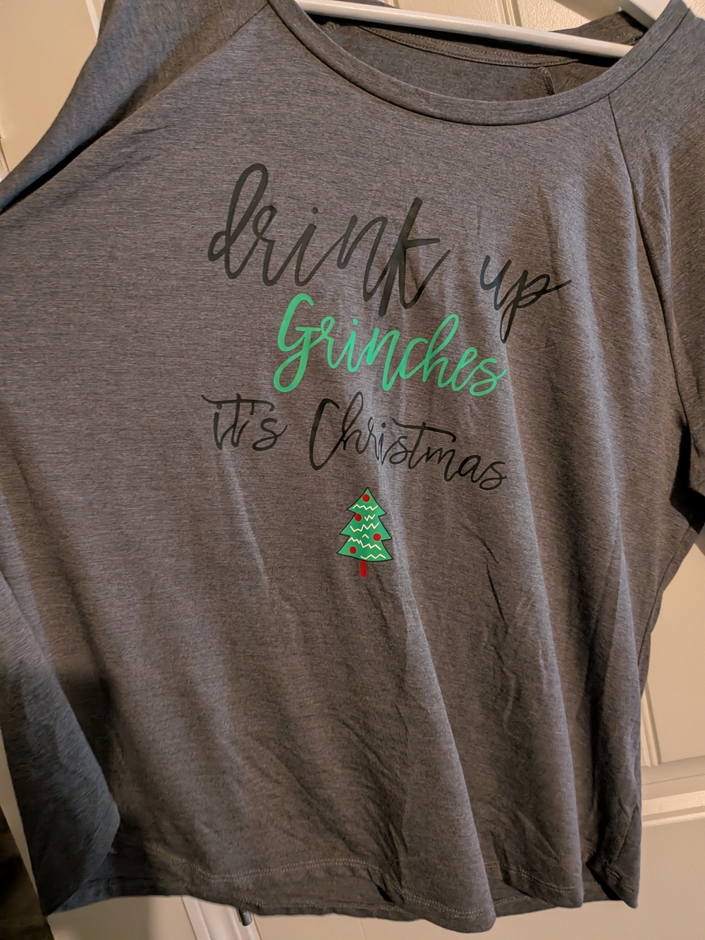 4/$45 - NWOT 'Drink Up Grinches It's Christmas' Graphic Tee Ricki's